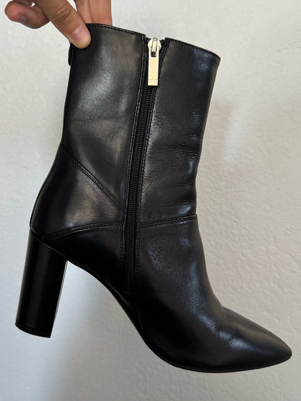 Aquatalia Luxury Black Leather Pointed Toe Block Heel Boots - Size 8.5